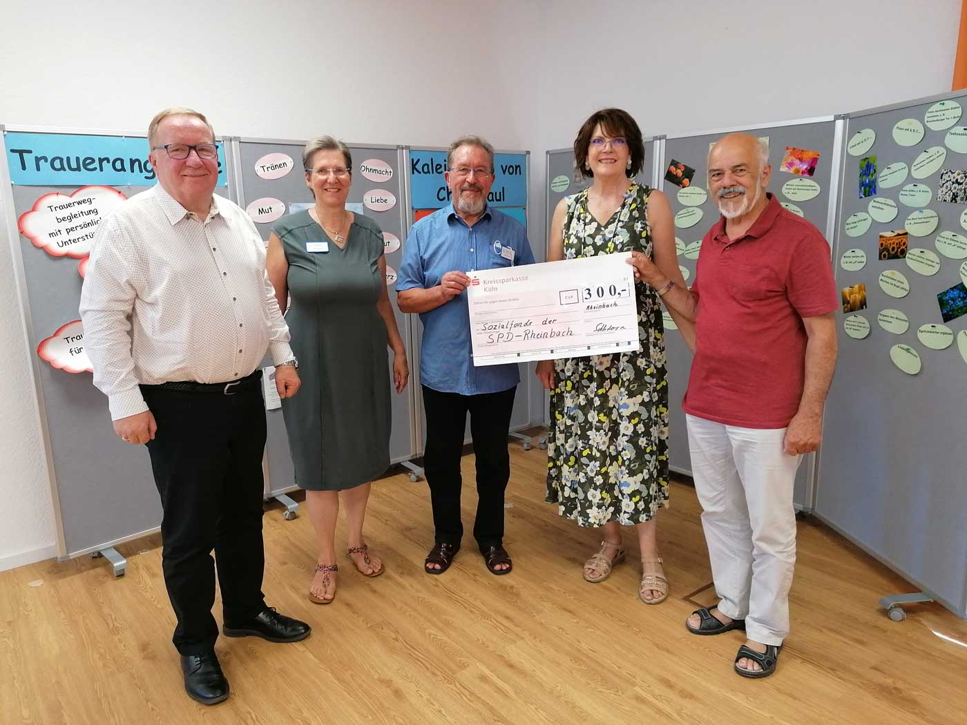 Das Hilfswerk des Lions Clubs Bonn-Rhenobacum übergibt Spende an unsere Hospizgruppe